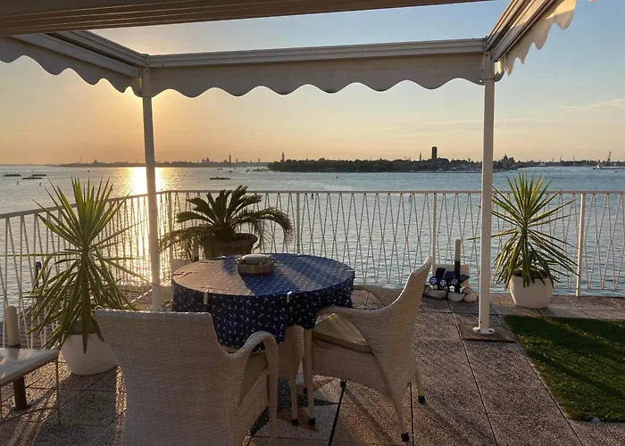 Oasis Golden Lagoon Chalet