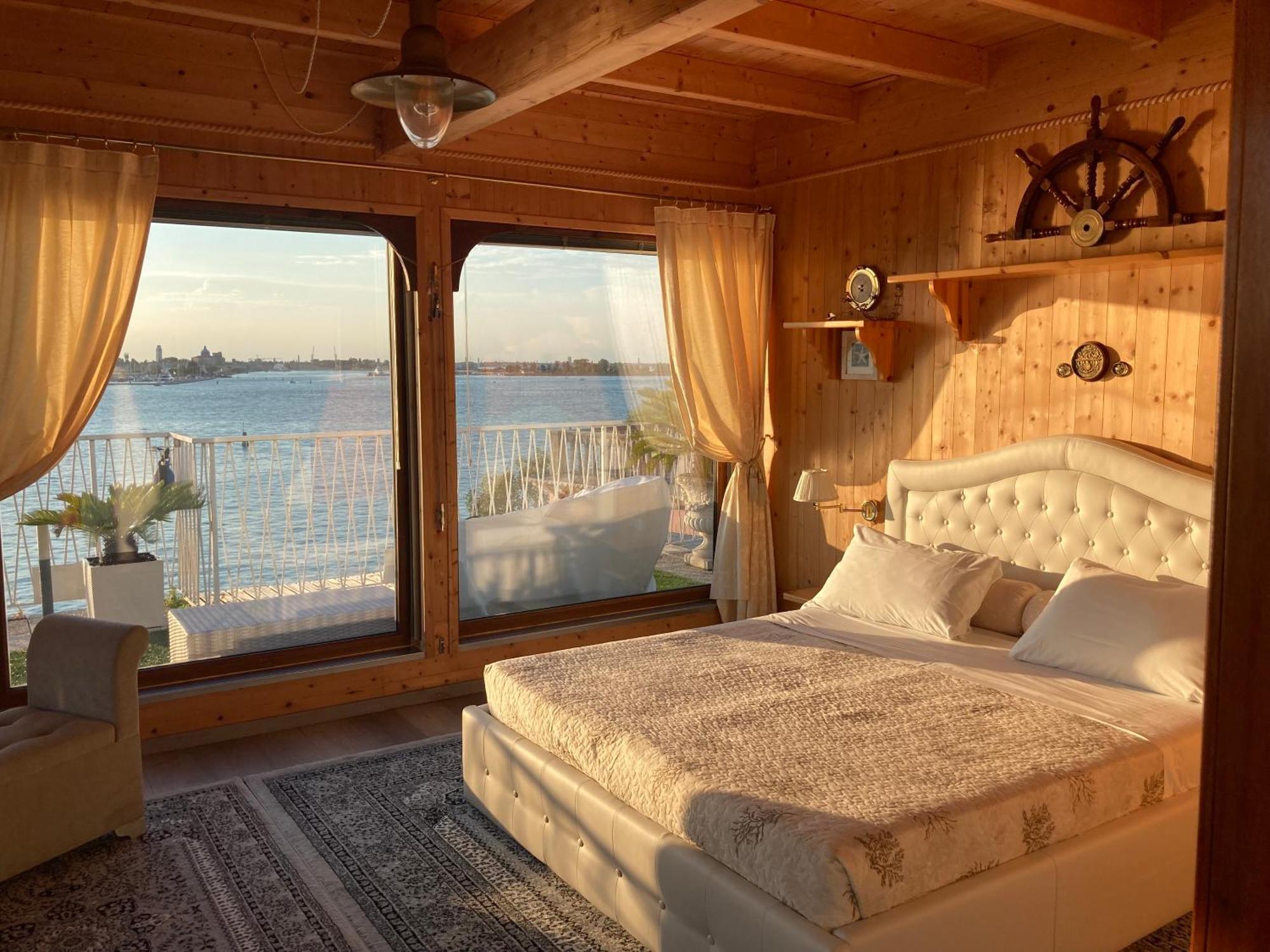 Oasis Golden Lagoon Chalet *